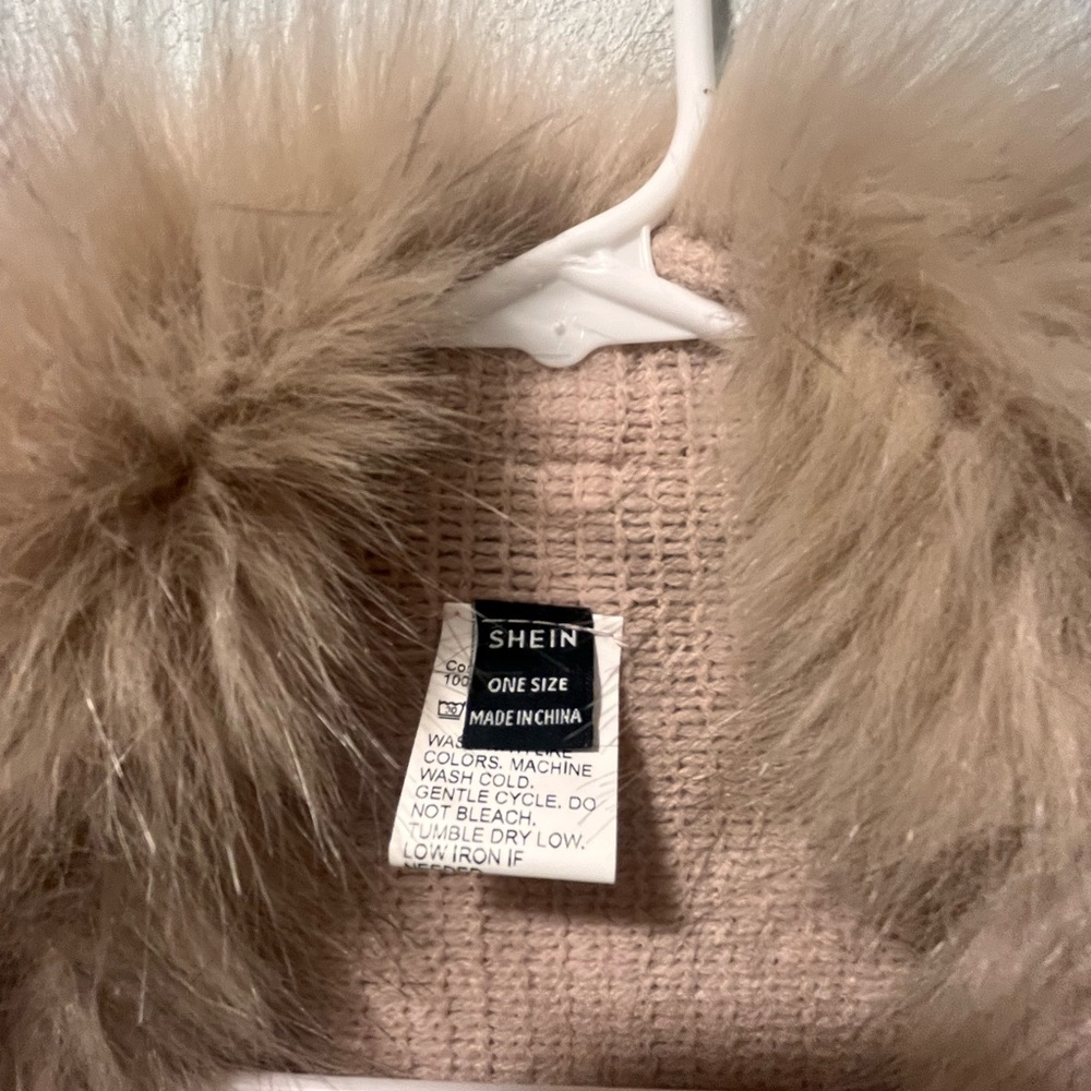 SHEIN Blush Knit Poncho with Faux Fur Trim (NWOT) - Picture 3 of 3